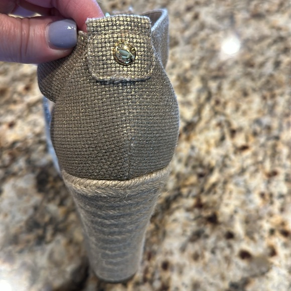 EUC Michael Kors Damita Platform Wedge - Gold 8.5M - Picture 7 of 8